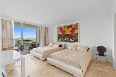 Comprar apartamento en Ritz Carlton Coconut Grove 1505