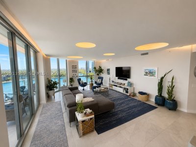 Comprar apartamento en Marina Palms Yacht Club 1610