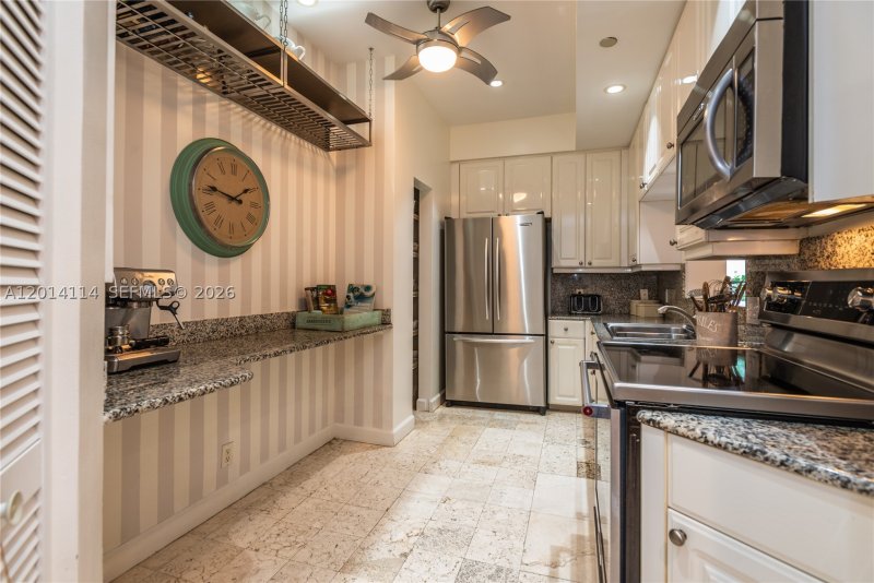 Apartment for rent at One Tequesta Point 211