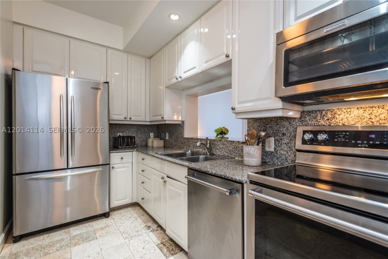 Apartment for rent at One Tequesta Point 211