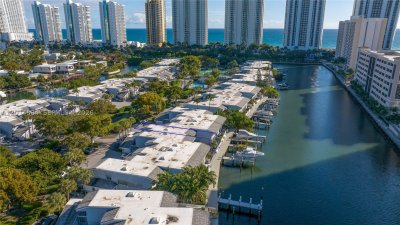 Alquiler de apartamento en Poinciana Island 802