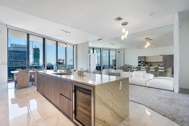 Comprar apartamento en SLS Lux Brickell 5702