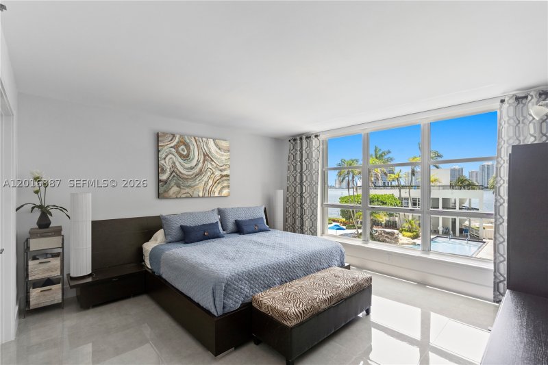 Condo for sale at Mystic Pointe 300 306
