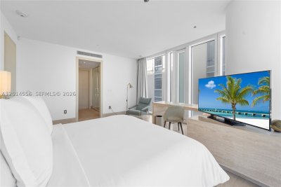 Comprar apartamento no The Surf Club Four Seasons Condo & Hotel N-712