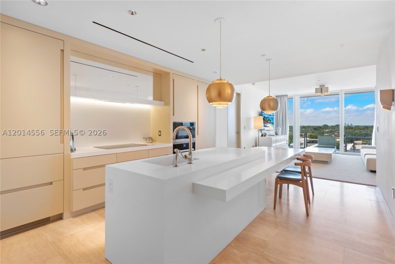 Comprar apartamento en The Surf Club Four Seasons Condo & Hotel N-712