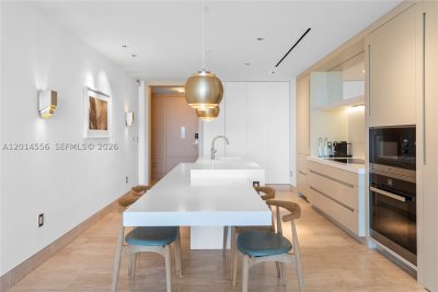 Comprar apartamento no The Surf Club Four Seasons Condo & Hotel N-712