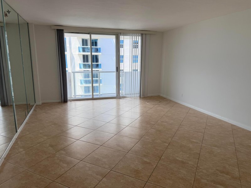 Apartment for rent at Carlisle On The Ocean 913