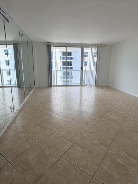 Apartment for rent at Carlisle On The Ocean 913