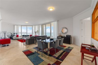 Comprar apartamento no Turnberry Ocean Colony 704