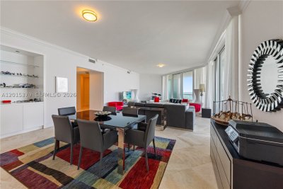 Comprar apartamento no Turnberry Ocean Colony 704