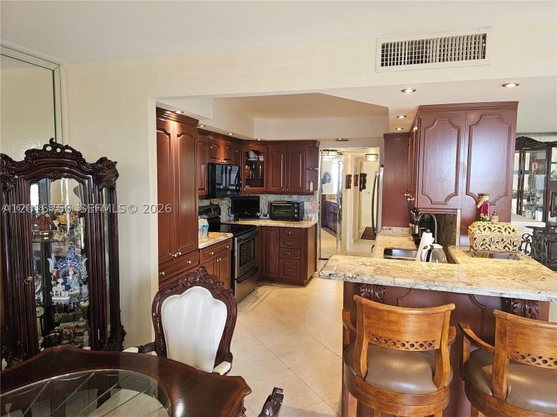 Apartment for rent at Avant Garde PH1
