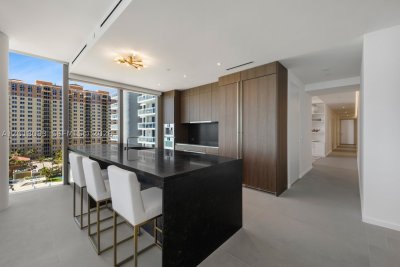 Comprar apartamento no 2000 Ocean 7B