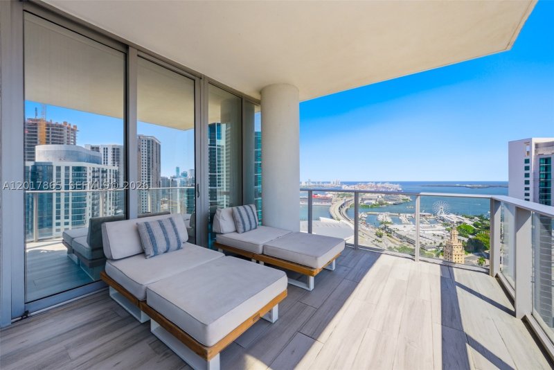 Condo for sale at Paramount Miami WorldCenter 3711