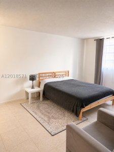 Aluguel de apartamento no Plaza Towers North 805