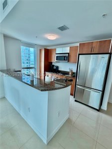 Comprar apartamento en Met 1 T-3701