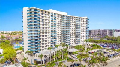 Aluguel de apartamento no Hallmark of Hollywood 1114 (AVAILA