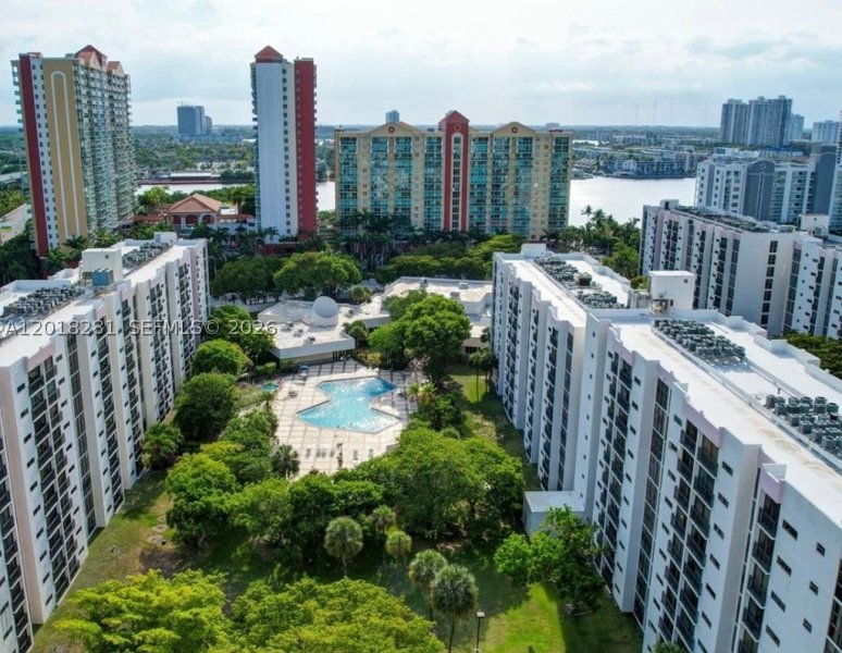 Condo for sale at Plaza of the Americas 601