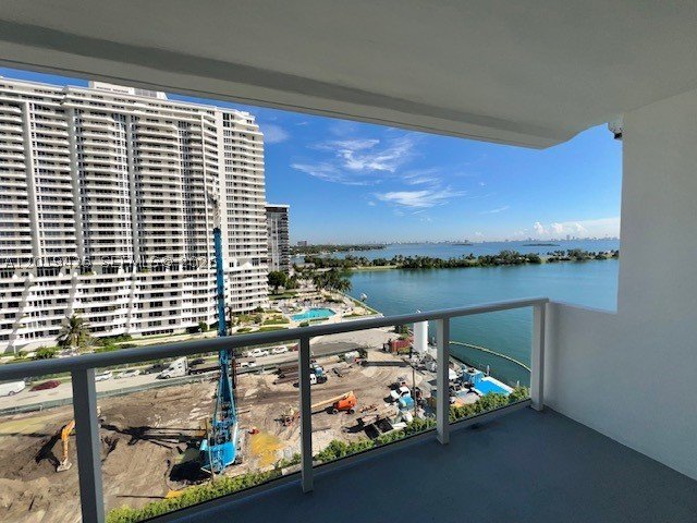 Apartment for rent at Bay Park Towers 1112