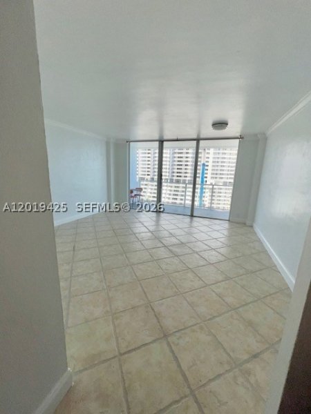 Apartment for rent at Bay Park Towers 1112