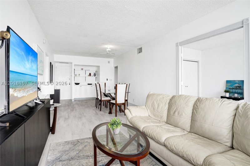 Apartment for rent at Sea Air Towers 1419