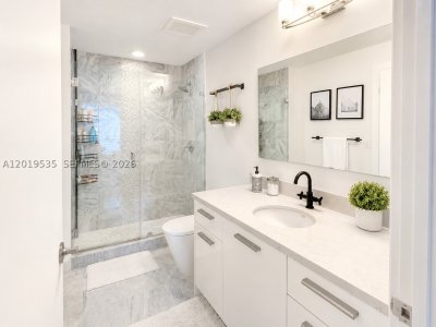 Comprar apartamento en Avenue on Brickell 1050 Tower 410