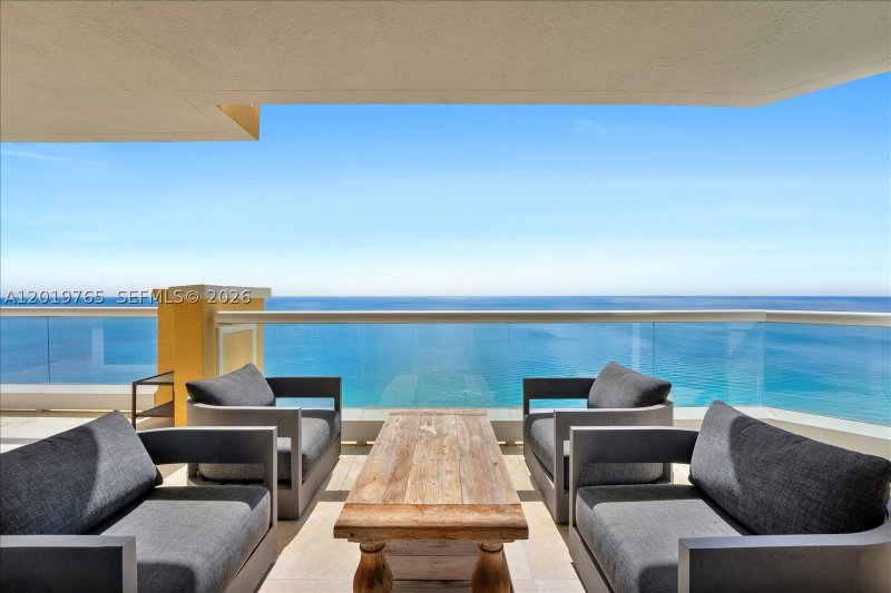 Alquiler de apartamento en Acqualina Resort & Spa 3002
