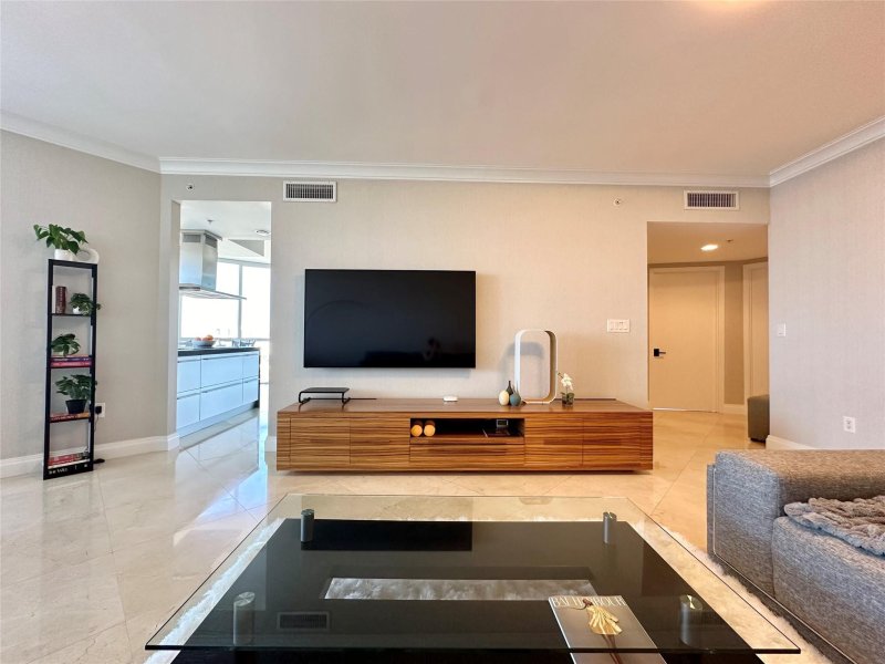 Condo for sale at Trump Royale 1901