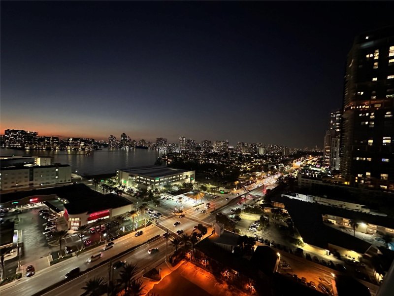 Condo for sale at Trump Royale 1901