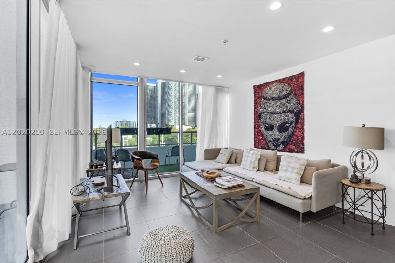Comprar apartamento en Midtown Miami 4 M0513