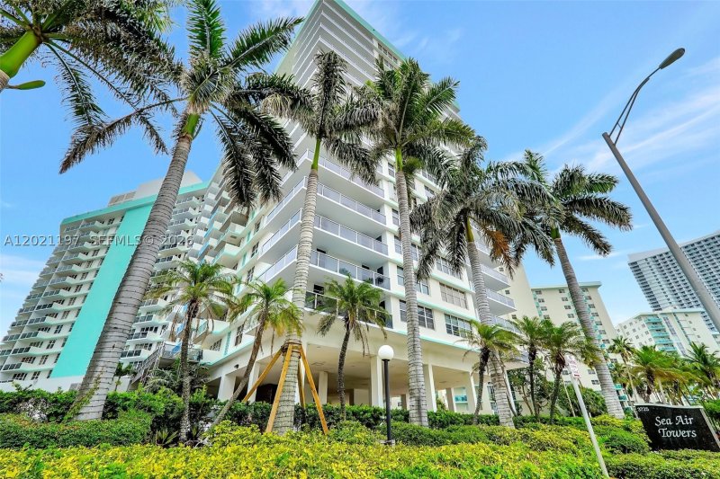 Sea Air Towers Apt #812