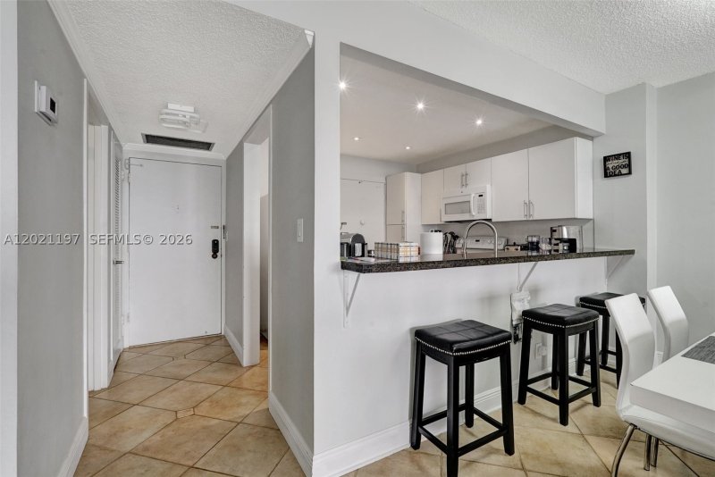 Apartment for rent at Sea Air Towers 812