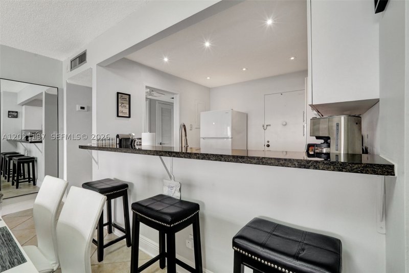 Apartment for rent at Sea Air Towers 812