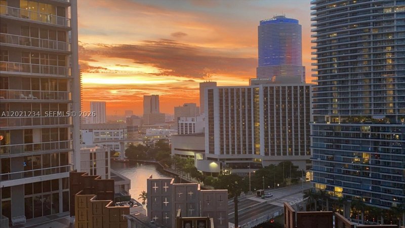 Apartment for rent at Icon Brickell Tower I 1813