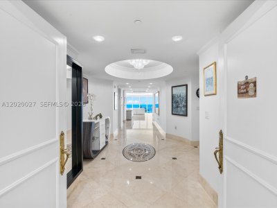 Aluguel de apartamento no Ocean Three 601