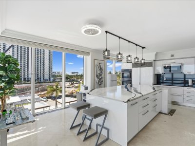 Aluguel de apartamento no Ocean Three 601
