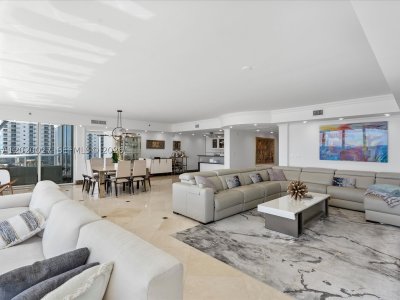 Aluguel de apartamento no Ocean Three 601