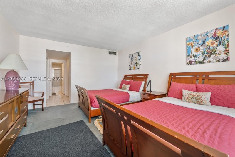Condo for sale at Pavilion 1718