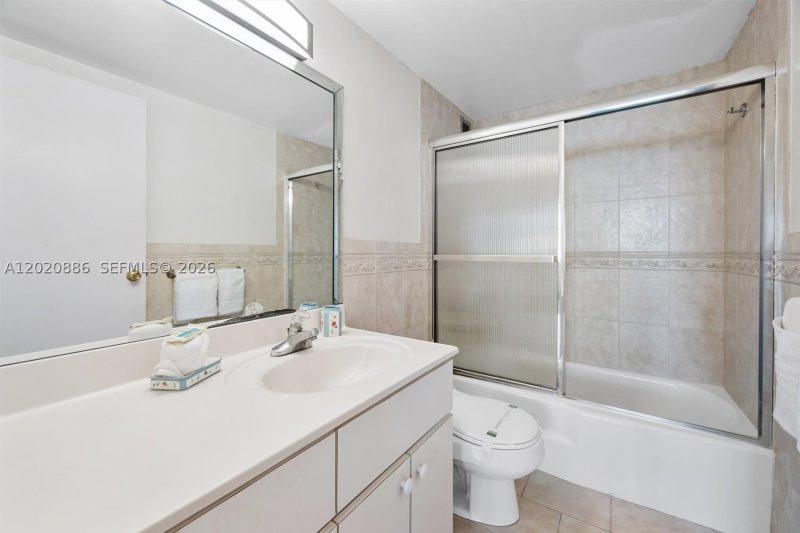 Condo for sale at Pavilion 1718