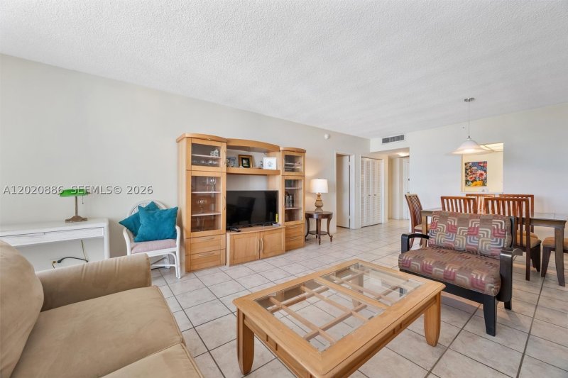 Condo for sale at Pavilion 1718