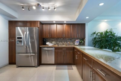 Comprar apartamento en Grove Isles Tower III C307