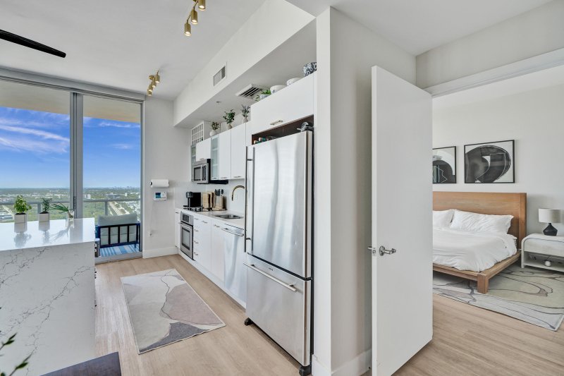 Condo for sale at Midtown Miami 2 H2704