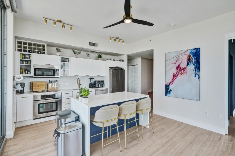 Condo for sale at Midtown Miami 2 H2704