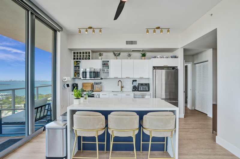 Condo for sale at Midtown Miami 2 H2704