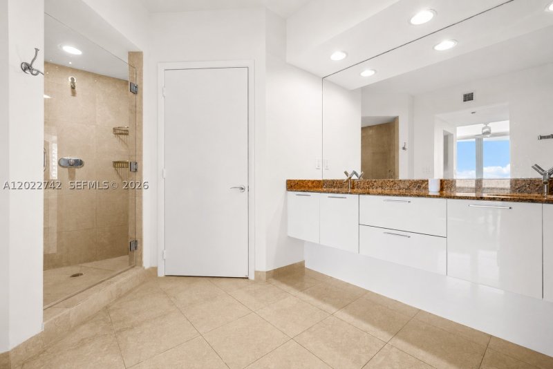Apartment for rent at Murano Grande 907