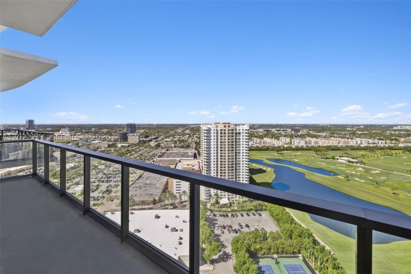 Apartment for rent at Mondrian Hallandale PH2703