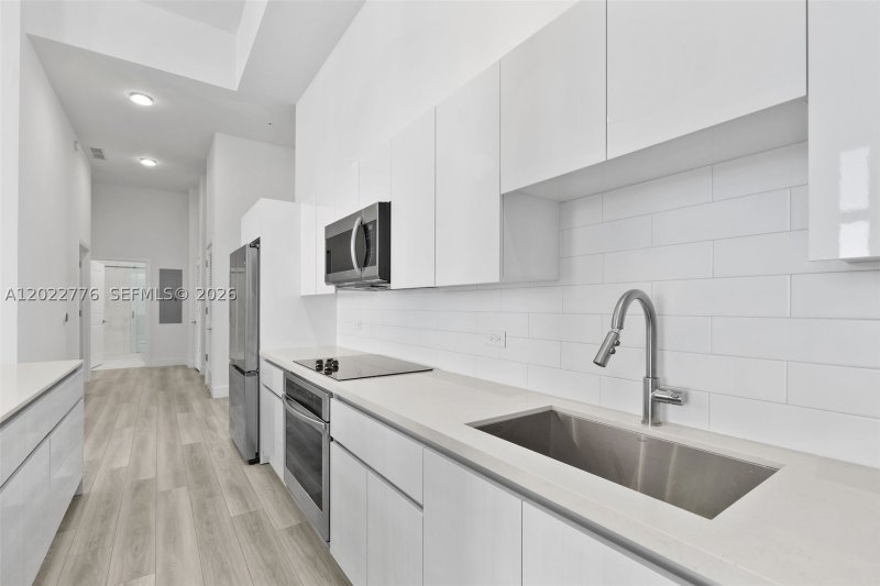 Apartment for rent at Mondrian Hallandale PH2703