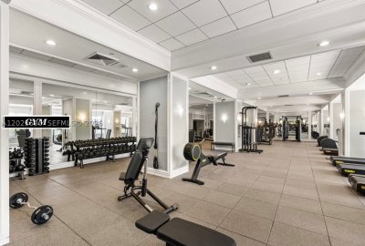 Aluguel de apartamento no Balmoral Condo 11M