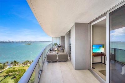 Comprar apartamento no Aria on The Bay 2011