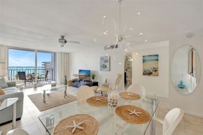 Trafalgar Towers Apt #1001