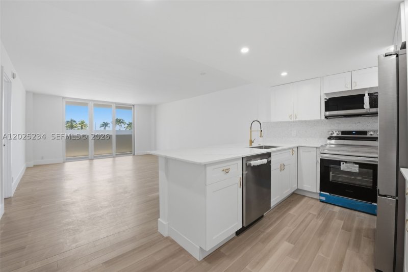 Condo for sale at Island Terrace 2F